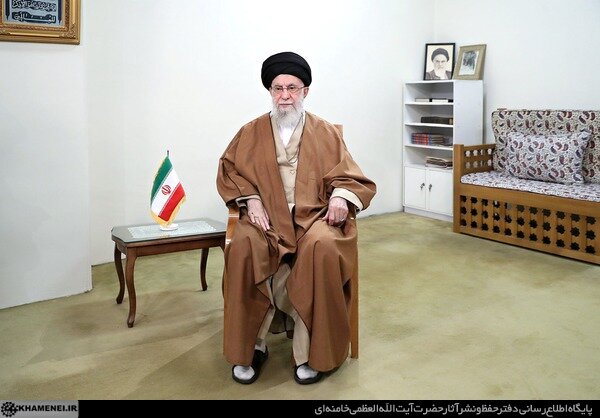 رهبر انقلاب سال جدید را سال «سرمایه گذاری برای تولید» نامگذاری کردند