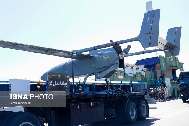 ارتش چه تجهیزاتی را به نمایش درآورد؟