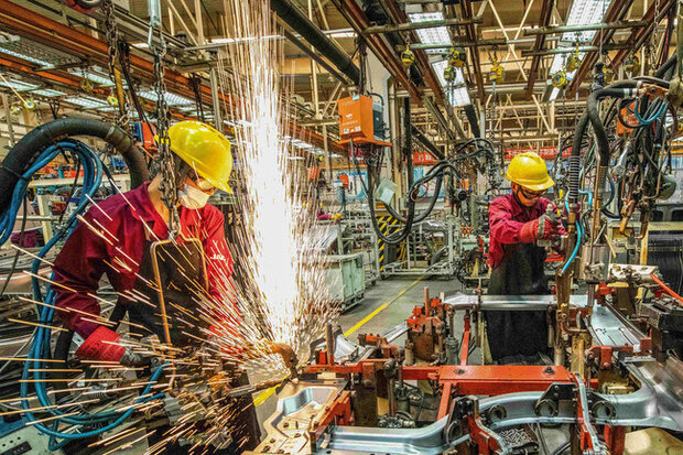 کوچک شدن سهم صنعت در اقتصاد ایران