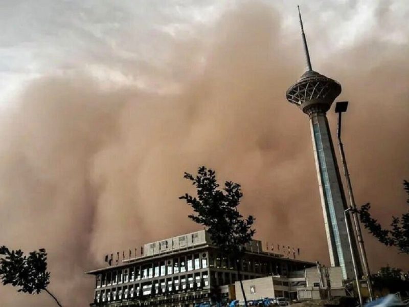 خیزش گرد و خاک در پایتخت/ وقوع بارندگی در این استان‌ها