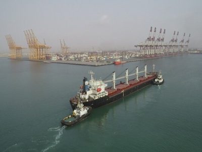 گمرک: سهم بندر شهید رجایی از کل واردات کالاهای اساسی فقط ۸ درصد است