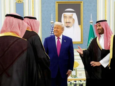 سفری به رنگ دلار‌های نفتی