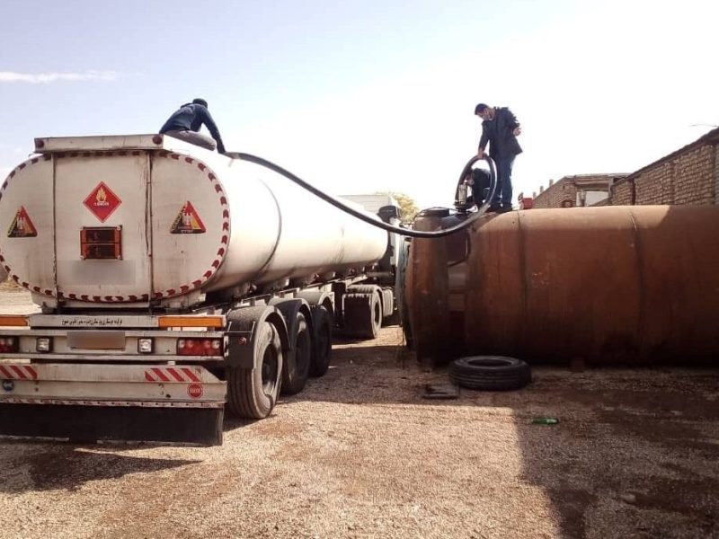 ذخایر سوخت قاچاق در بندر کلاهی با تولید روزانه یک پالایشگاه برابری میکند