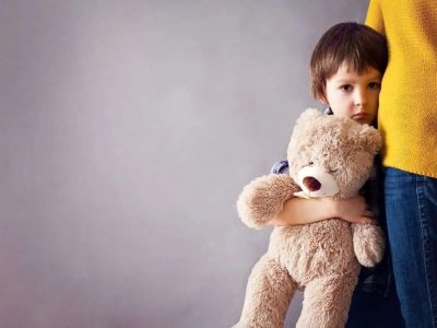 چطور باید کودکان خردسال را از اخبار دور نگه داریم؟