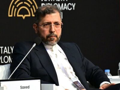 خطیب‌زاده: کانال‌ها میان آمریکا و ایران زیادند، اما پیام قابل اعتنا کم است