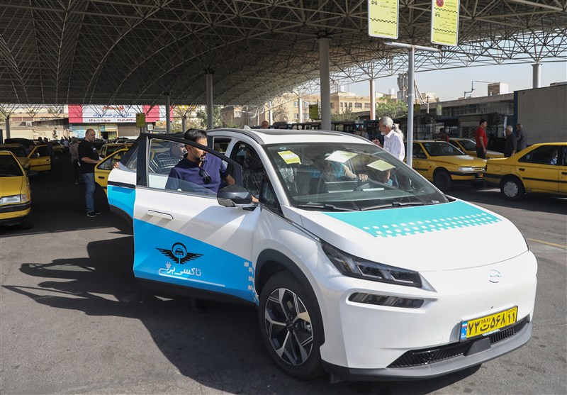 ثبت‌نام ۱۴۰۰ متقاضی تاکسی برقی در تهران