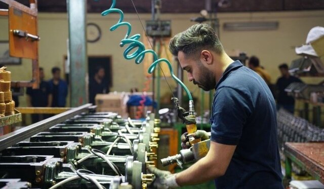 سهم مزد کارگر در هزینه تولید چقدر است؟